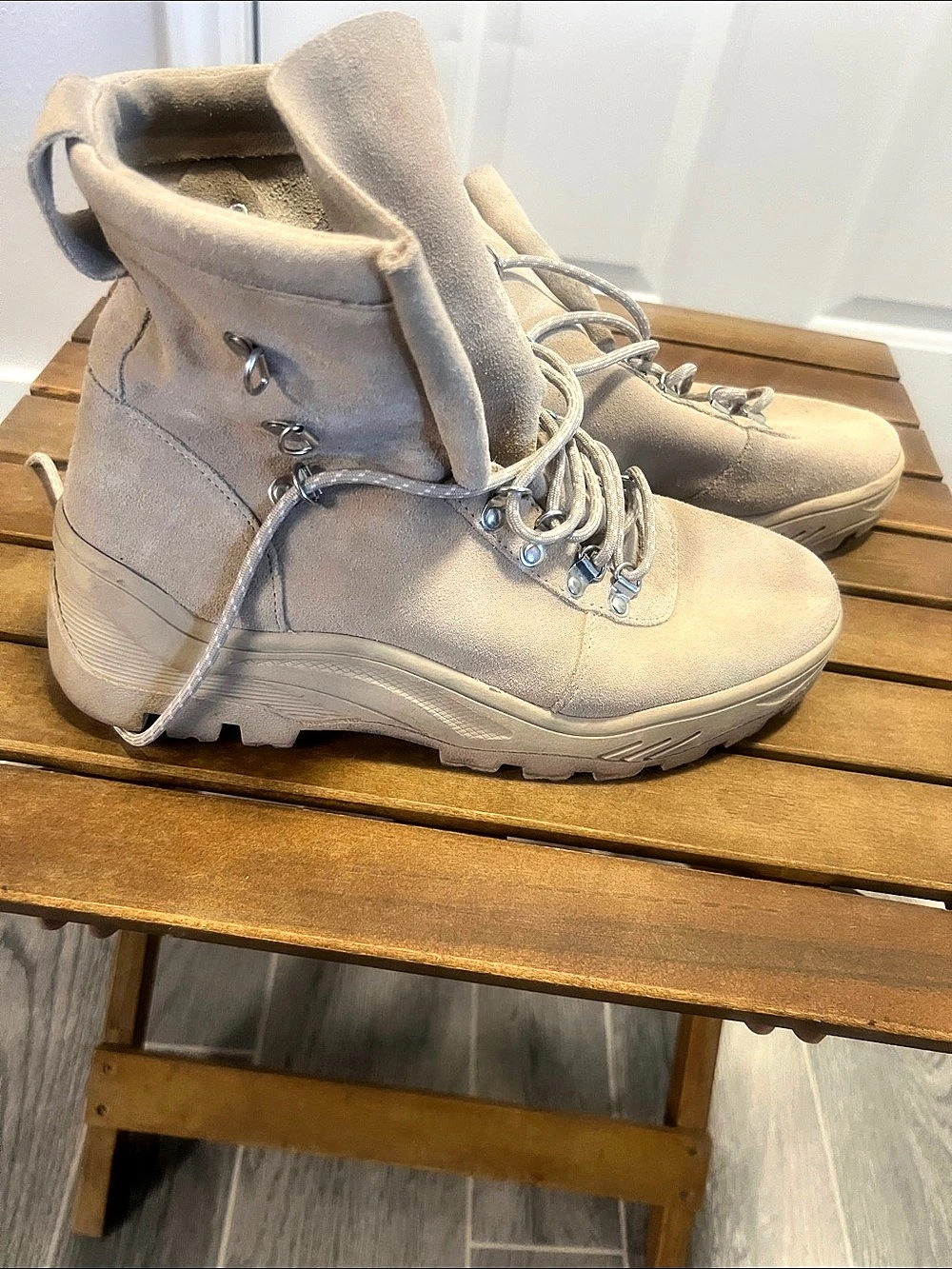 Bershka Chunky Hiker Boot Combat Boots in Beige EU 40